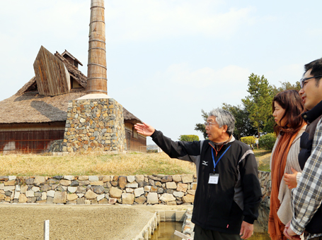 4月から試行サービスが始まった「塩田案内人」