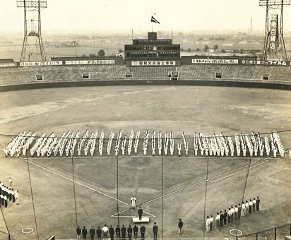 昭和29年7月18日、阪神甲子園球場で行われた第36回兵庫予選大会の開会式=木村國勇氏提供