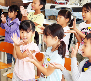 歌を通して手話を学んだ原小のボランティア学習