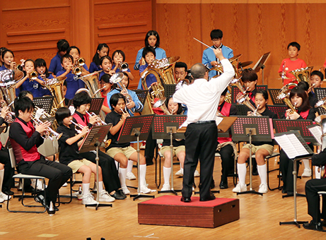 赤穂市内の小学生金管バンドが合同演奏した「ひょうご・ブラス・イン・コンサート!」