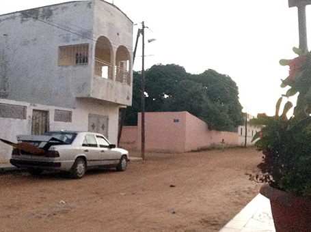 語学訓練で滞在しているティエスの街角