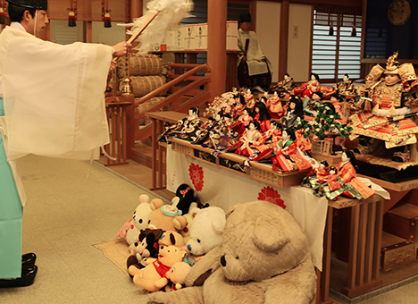 「物いたわる心を」人形供養祭30回目