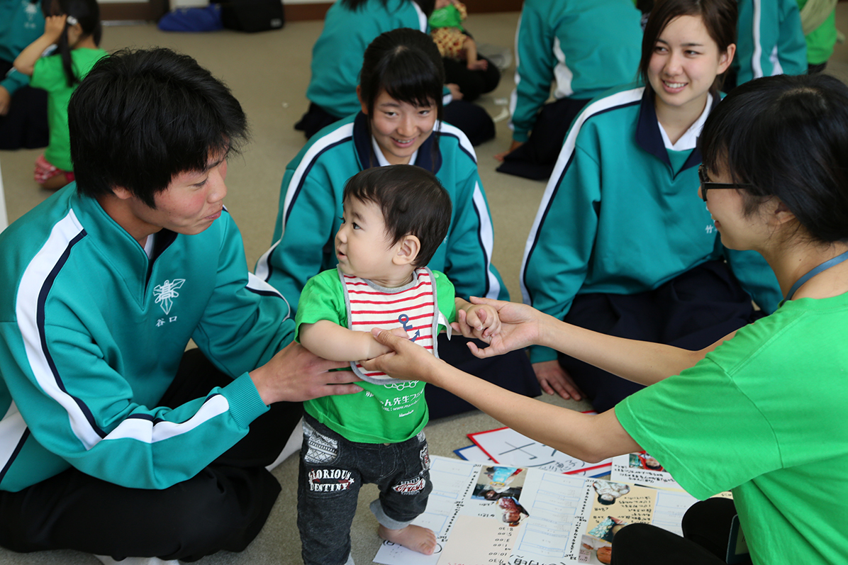 母子との交流から学びや気付きを得た「赤ちゃん先生プロジェクト」