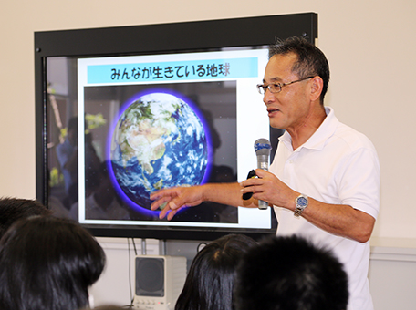 JAXAから講師を招いた出前講座