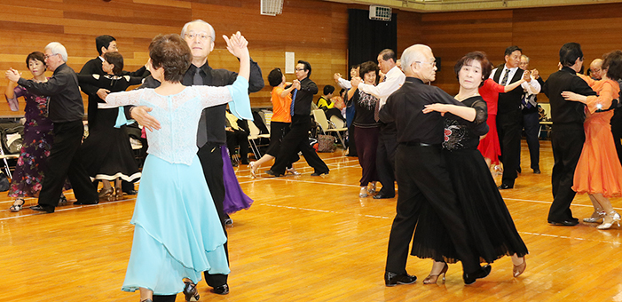 発足20周年を祝った福浦ダンス同好会の記念パーティー