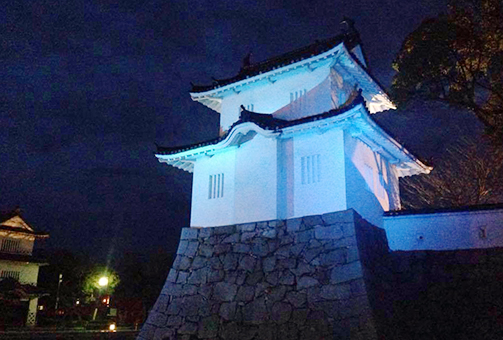 ライト・イット・アップ・ブルーへ向けて試験点灯した赤穂城隅櫓