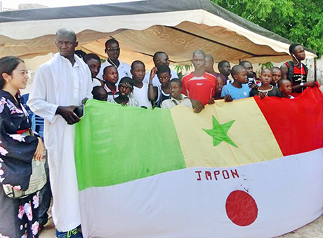 日本祭りの運営を手伝ってくれた空手道場の人たちと隊員