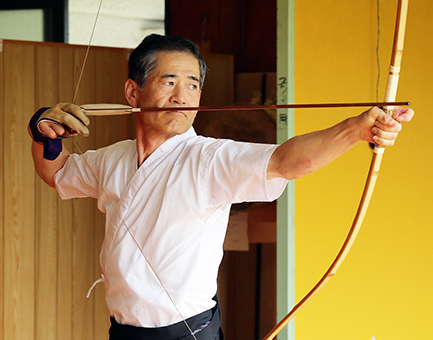 全日本弓道遠的選手権大会に初出場する若林功さん