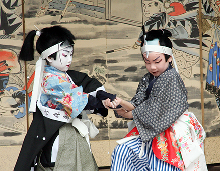 十一段目の一場面=山科こども歌舞伎塾提供