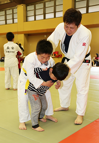 背負い投げも教わった柔道体験教室