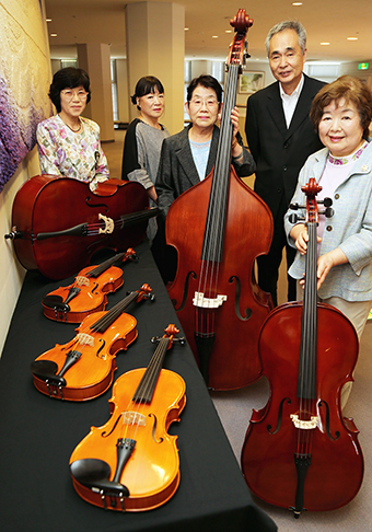 国際ソロプチミスト西播磨から寄贈された弦楽器