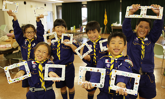 笠間隊との交歓キャンプへ向けてフォトフレームを手作りしたボーイスカウト赤穂第一団