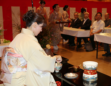 風雅な茶席も開かれた「赤穂観月・芸能の夕べ」