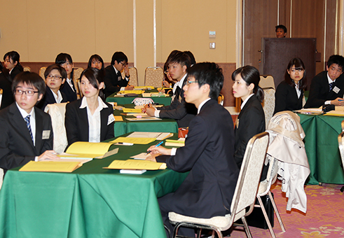新社会人としての心構えやマナーを学んだ「新入社員のつどい」