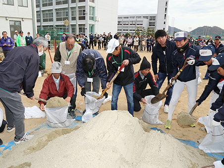 今年も多くの住民が参加して行われた松原町の防災訓練