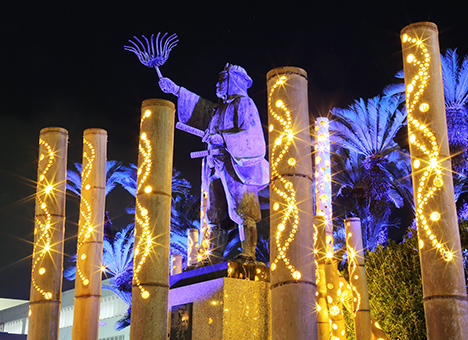 幻想的な光のオブジェ「義士の灯り」