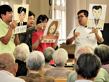 寸劇で詐欺への注意を呼び掛けた消費生活講座