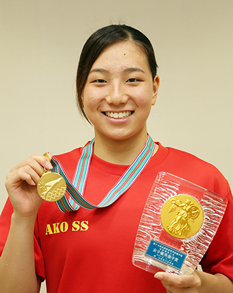 県高校総体を大会新で連覇し、優秀選手賞も受賞した舩本愛子さん