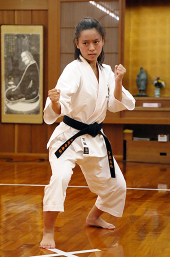 インターハイ入賞を目標に掲げ、厳しい稽古に励む下脇美都さん