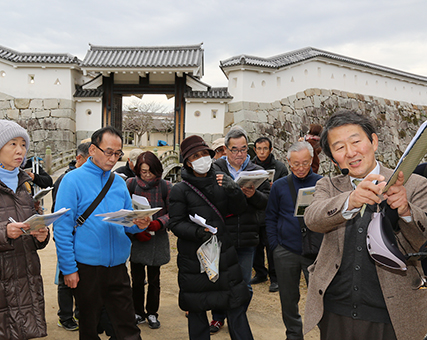 専門家による詳しい解説が好評だった赤穂城跡見学会