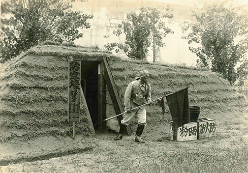 工場敷地内に築かれた防空壕