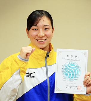 短水路女子50メートル自由形で兵庫県記録を樹立した舩本愛子さん