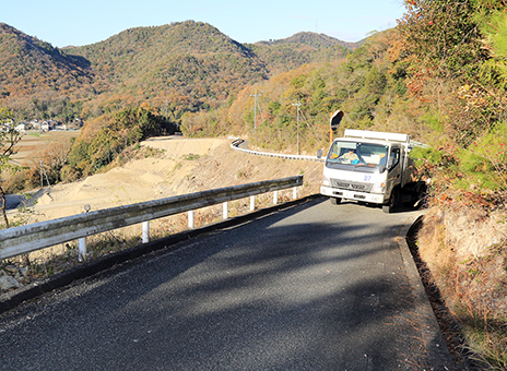 通行権を巡り赤穂市と地権者との間でトラブルとなっている廃棄物処分場の進入路
