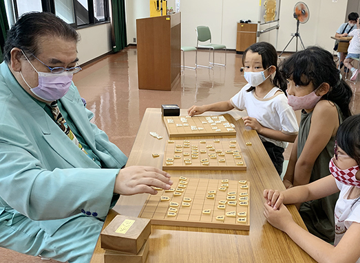 神吉宏充七段の指導対局もあった将棋教室