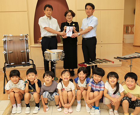 赤穂あけぼの幼稚園での楽器の寄贈式
