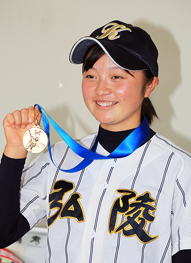 全国高等学校女子硬式野球選手権大会で全国制覇した神戸弘陵主将の小林芽生さん