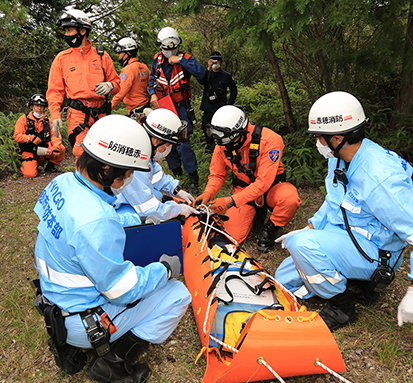 高雄山で行われた救助訓練