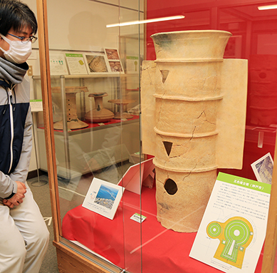 貴重な出土遺物が数多く展示されている特別展「播磨の前方後円墳〜古墳からみた王の時代〜」