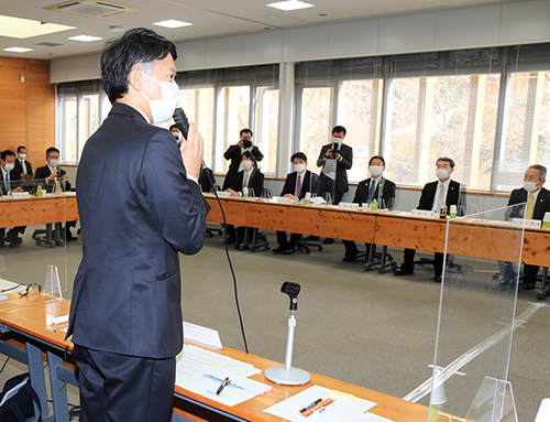 齋藤元彦知事と西・中播磨の市町長らが県政課題を話し合った意見交換会