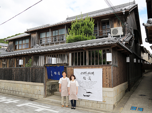 「観光客にも地元のみなさんにも憩いと交流の場となるように」と坂越で古民家カフェをオープンする門田守弘さん、知子さん夫妻