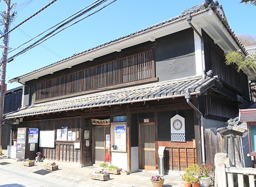 赤穂市内2件目となる景観形成重要建造物に指定された「坂越まち並み館」