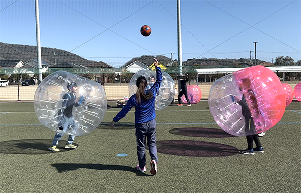 バブルボールなど人気の運動系アトラクションを楽しめた「海浜スポーツフェスティバル」