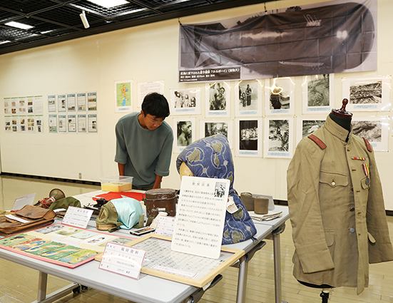 赤穂市立図書館で開催中の非核平和展