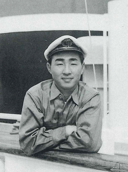日本郵船時代の岩野武彦さん=23歳ごろ=