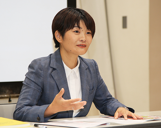 赤穂市長選への立候補を正式表明した荒木友貴氏